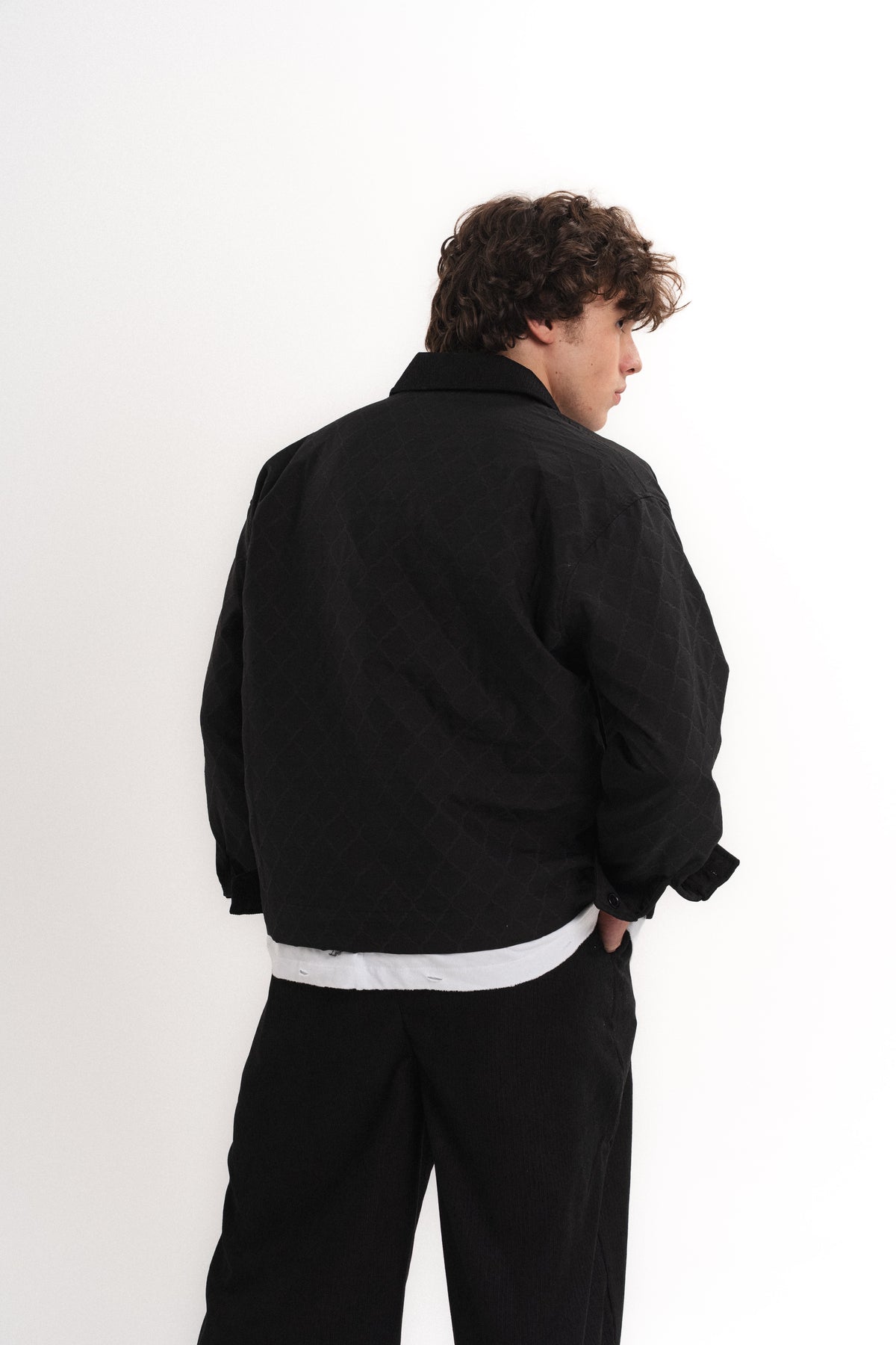 Kadife Yakalı Oversize Kapitone Ceket - Siyah